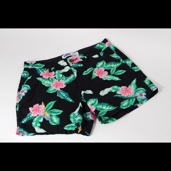 Old Navy Pants - Tropical shorts